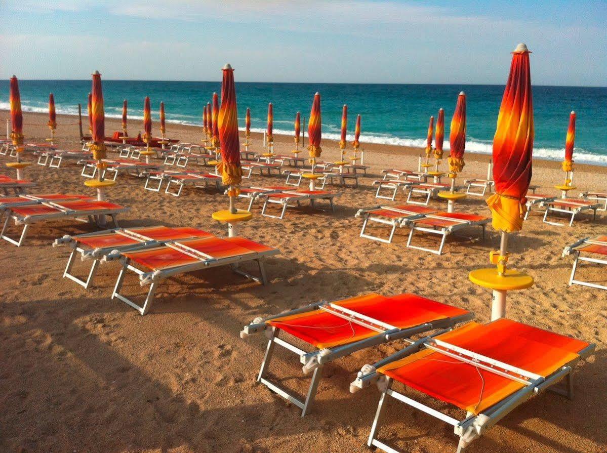 Adamo Ed Eva Resort Numana Exterior foto